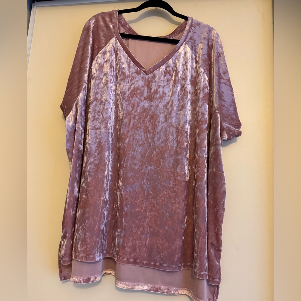 Ellos 3x 26/28 pink velvety type tee shirt